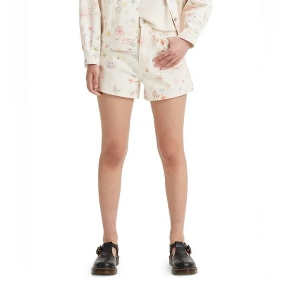 Levi’s High Waisted Space Doodle Mom Shorts - Picture 3 of 10